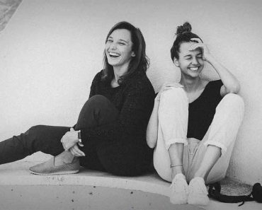 8 Reasons To Have A Sarcastic Best Friend